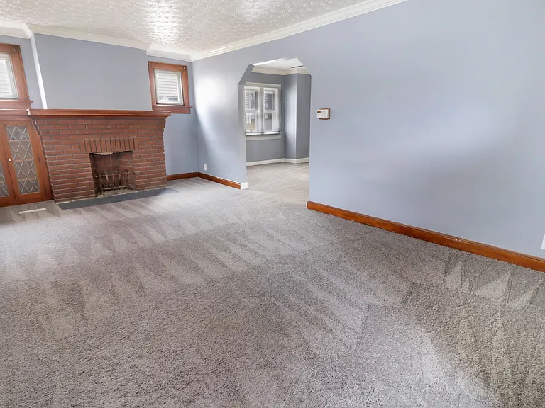 635 S Eureka Ave — Photo 2