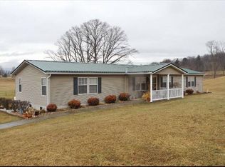215 Hilltop Rd, Pearisburg, VA 24134