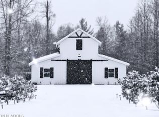 387 Red Williams Rd, Crossville, TN 38571