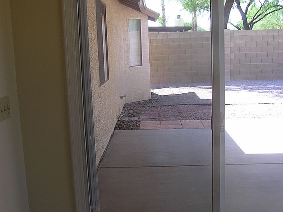 4th image of 5748 E Evergreen St