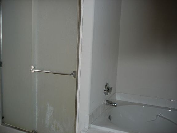 4th image of 7813 NE 24th Ct