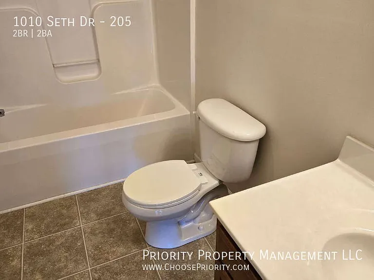 1010 Seth Dr #205 — Photo 9