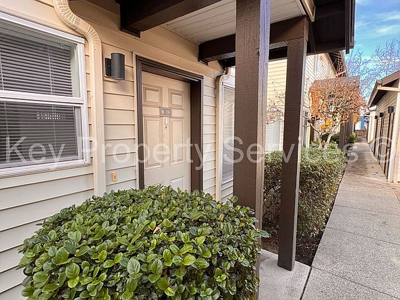 2nd image of 5264 NE 121st Ave APT D-19