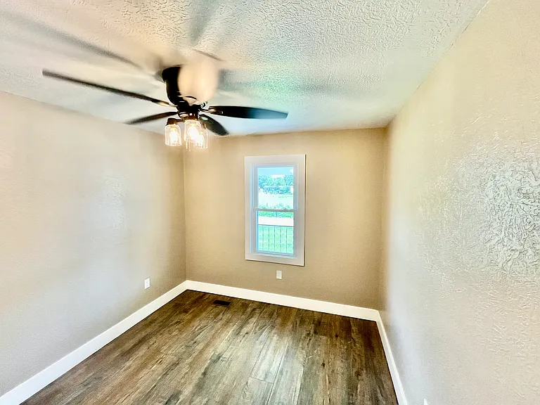 100 Creek Rd — Photo 10