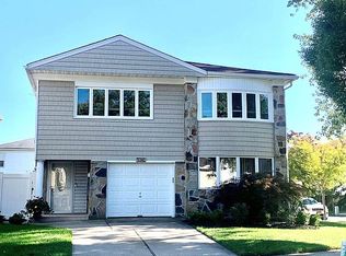 130 Dawson Cir, Staten Island, NY 10314
