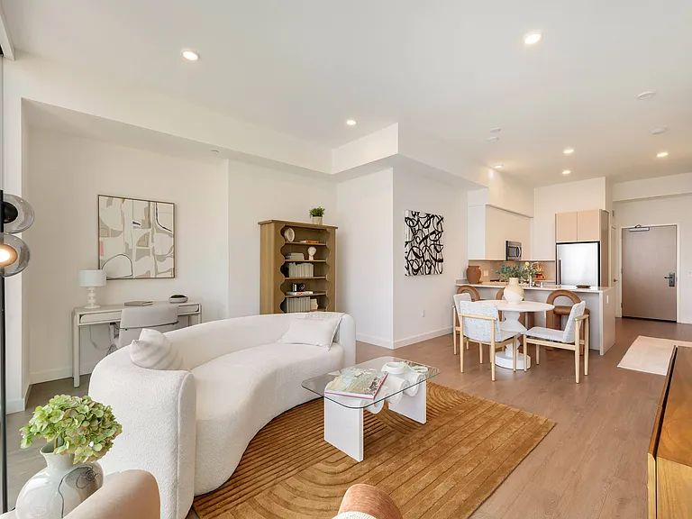 Opus LA — Photo 1