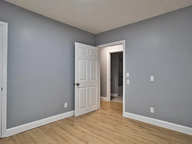2753 Pleasant St #1 — Photo 32