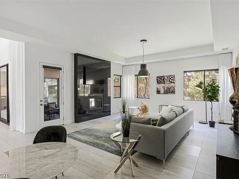47 Pristine Glen St — Photo 18