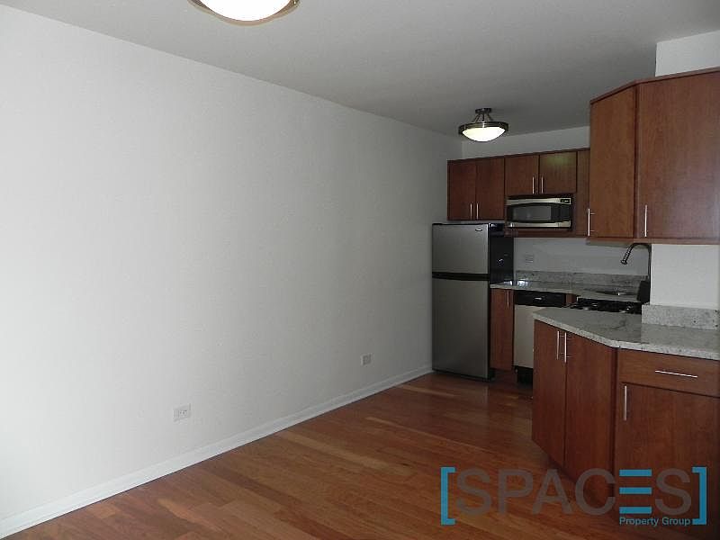 1st image of 800 Hinman Ave APT 203