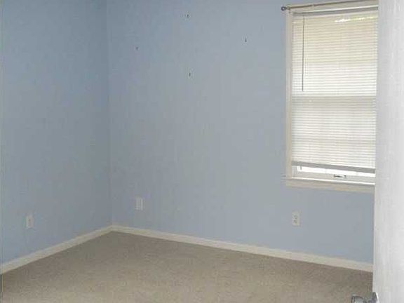 5th image of 1326 Bariwood Dr