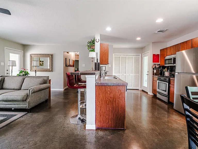 1810 Quanah Parker Trl — Photo 9