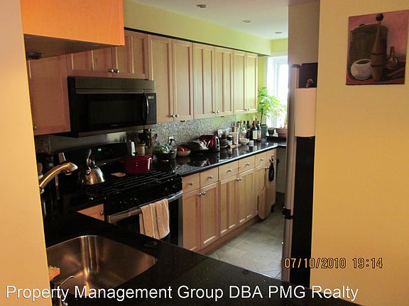 4th image of 1028 Pine St #3