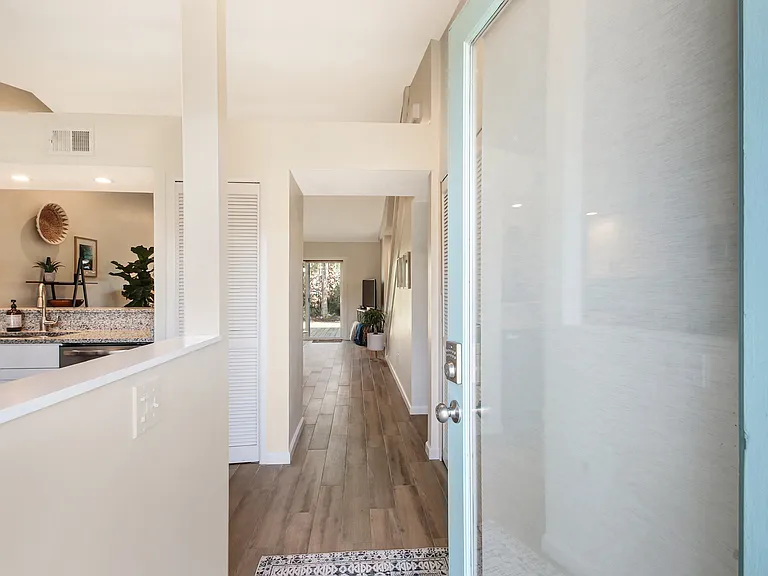 660 Aquatic Dr — Photo 12