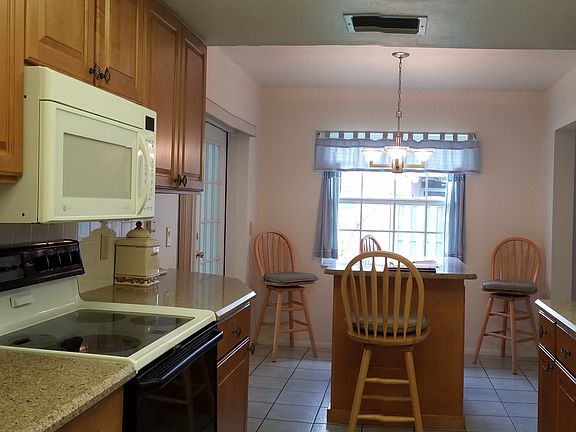 5th image of 7427 Blaine Way