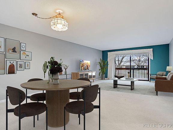 3rd image of 4867 Greenridge Ct