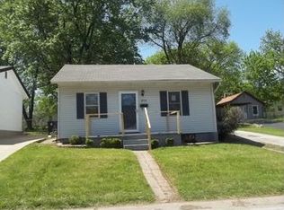 3715 High Dr, Saint Ann, MO