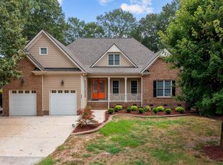 1005 Lyndhurst Falls Ln, Knightdale, NC 27545