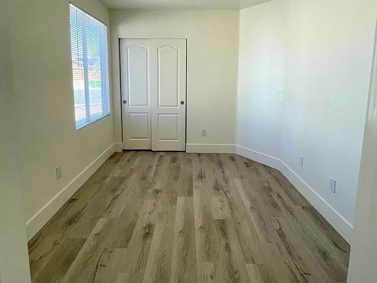 2317 Logsdon Dr — Photo 17