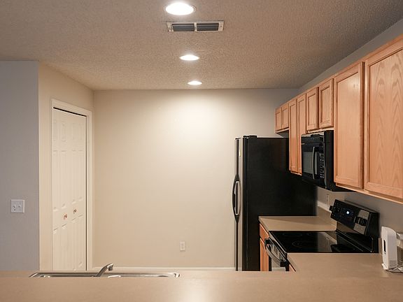 3rd image of 13148 Lexington Summit St #1