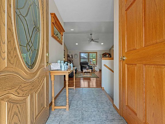 5th image of 654 Stonehedge Rd