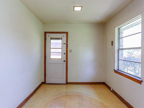 5th image of 1707 Jane Dr
