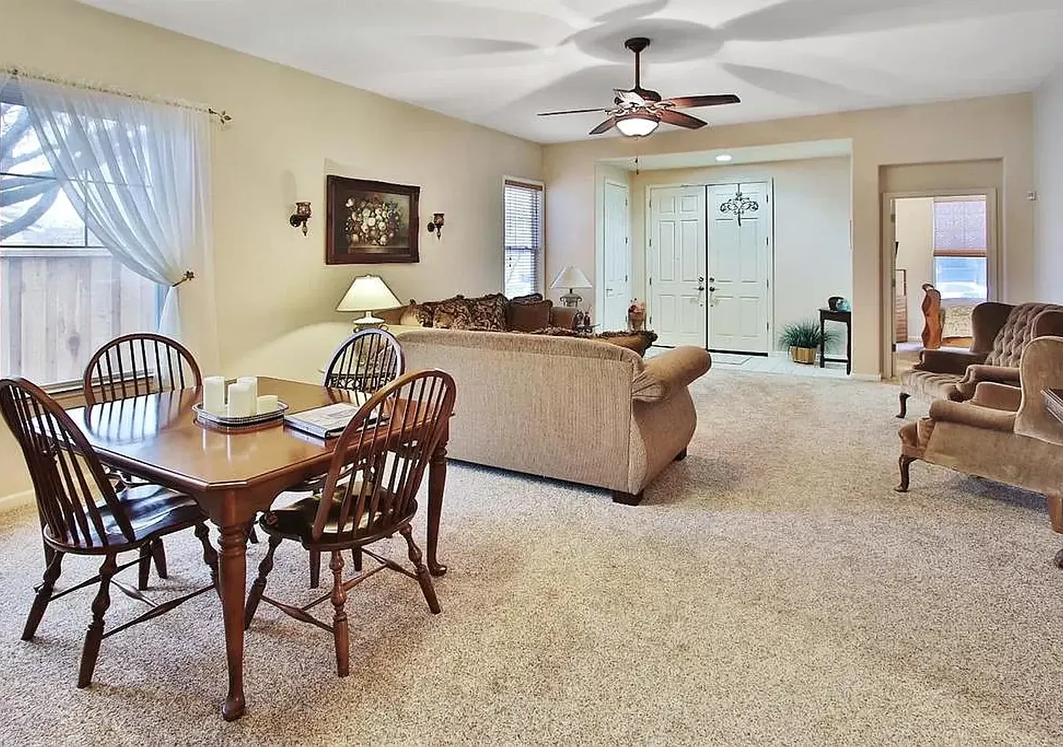 Spacious 4-Bedroom Home in Desirable Tracy Neighborhood! — Photo 2