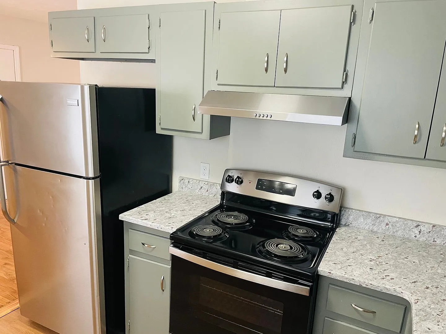 Great home on corner lot — Photo 4