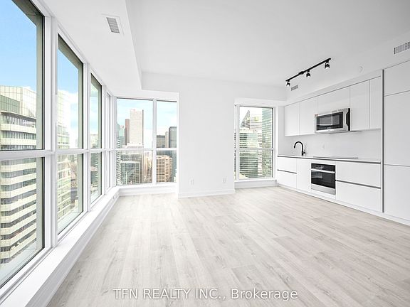2nd image of 327 King St W #4506