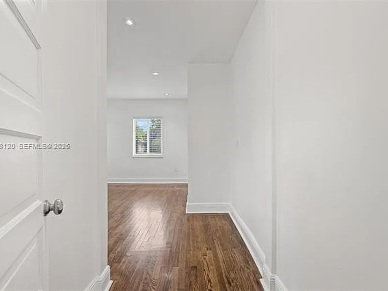 3500 Ponce De Leon Blvd #3500 — Photo 23