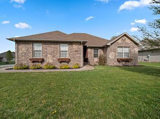 5701 N Seacrest Dr, Ozark, MO 65721