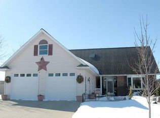 3 Reta Ct, Bay City, MI 48708