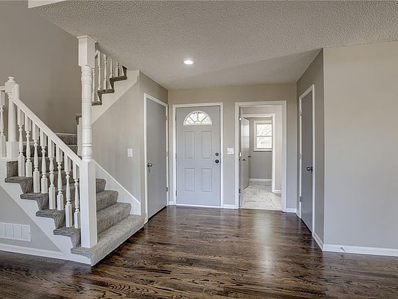 3rd image of 4728 Chouteau St