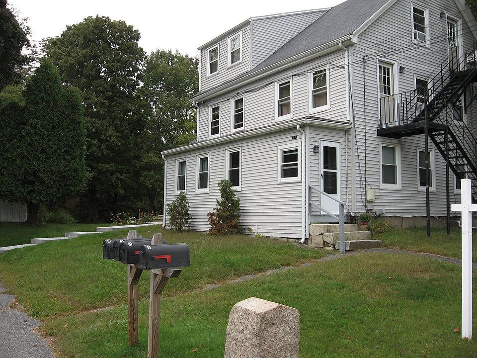 4 unit buiding/neighborhood