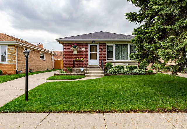 1st image of 7340 N Nora Ave