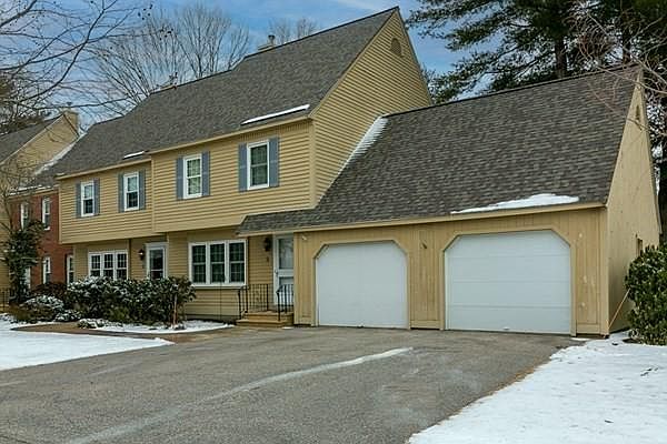 1st image of 4 Waterford Dr #2
