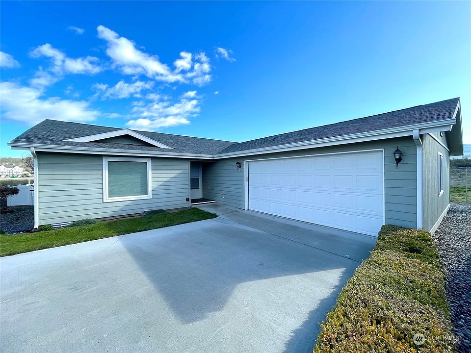 2nd image of 5 Laguna Place E