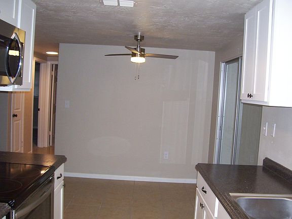 4th image of 23 N Davis St