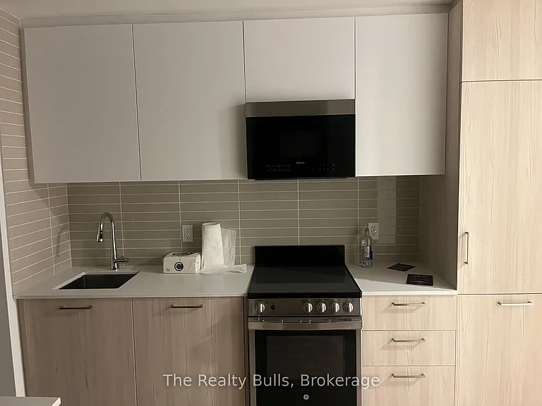 65 Mutual St #2407 — Photo 7