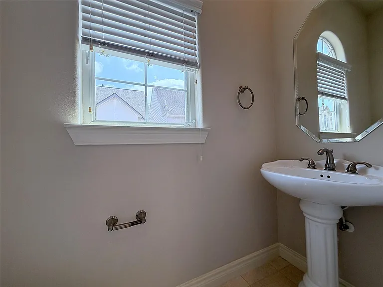 2612 Edgefield Lakes Dr — Photo 23