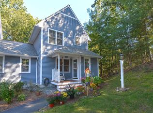 25 Laurelwood Dr, Hopedale, MA 01747
