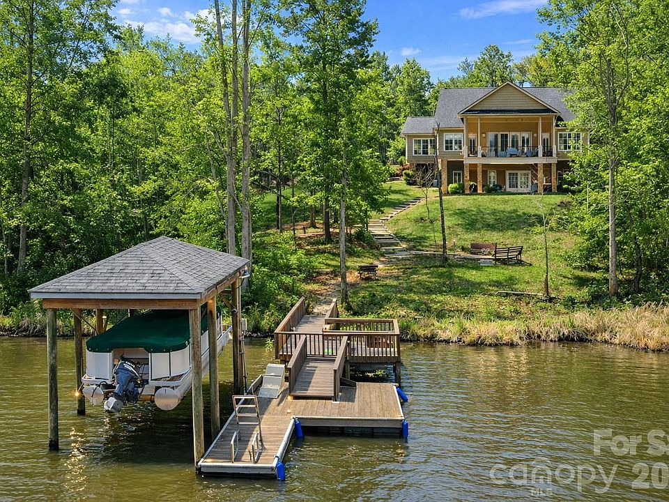 1st image of 27 Wateree Key Ct
