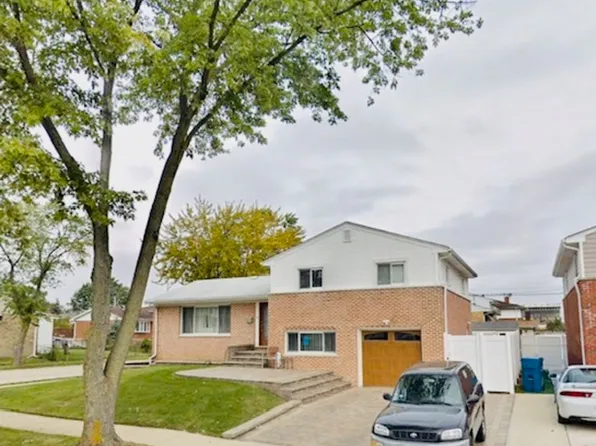 251 Braddock Dr, Melrose Park, IL 60160