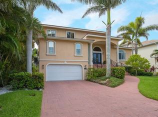 801 Harbor Dr, Belleair Beach, FL 33786