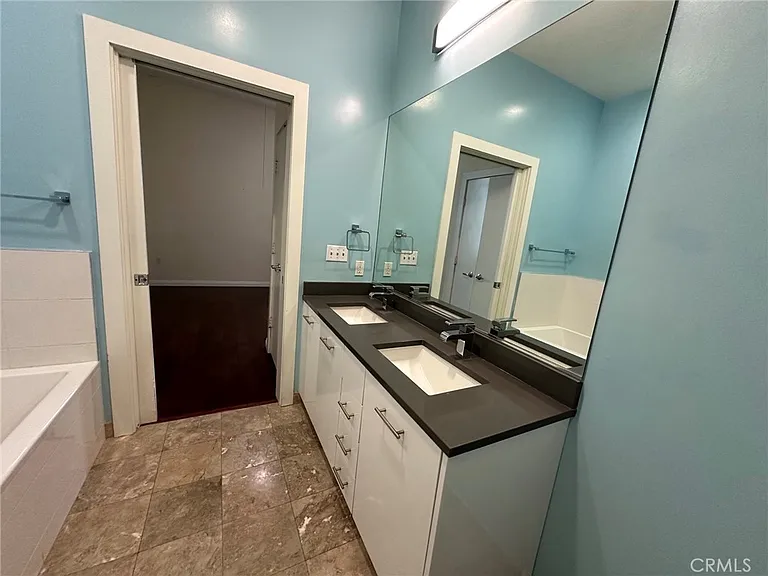 238 S Arroyo Pkwy #213 — Photo 18