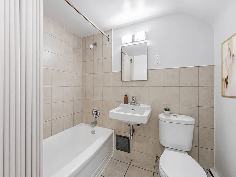 7 Rochefort Dr — Photo 8