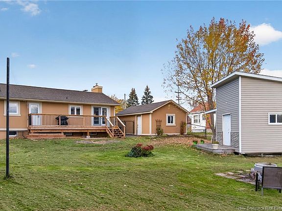4th image of 352 Shediac Rd