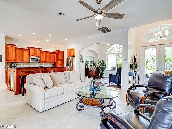 5th image of 2122 SW 52nd Ter