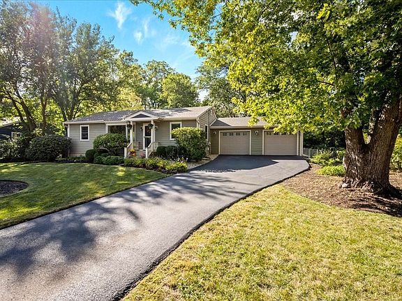4th image of 231 Evergreen Dr
