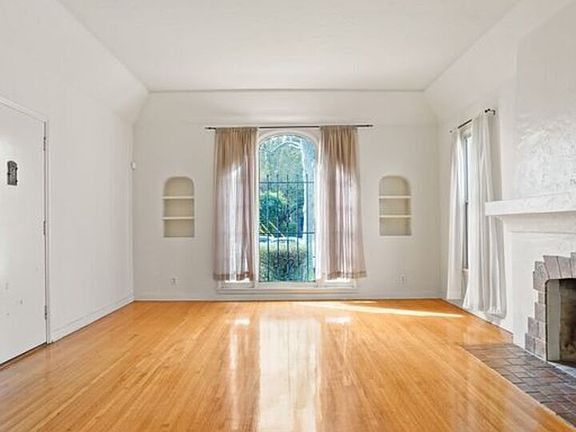 5th image of 1240 S Crescent Heights Blvd