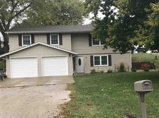 6816 W 9th St, Davenport, IA 52804